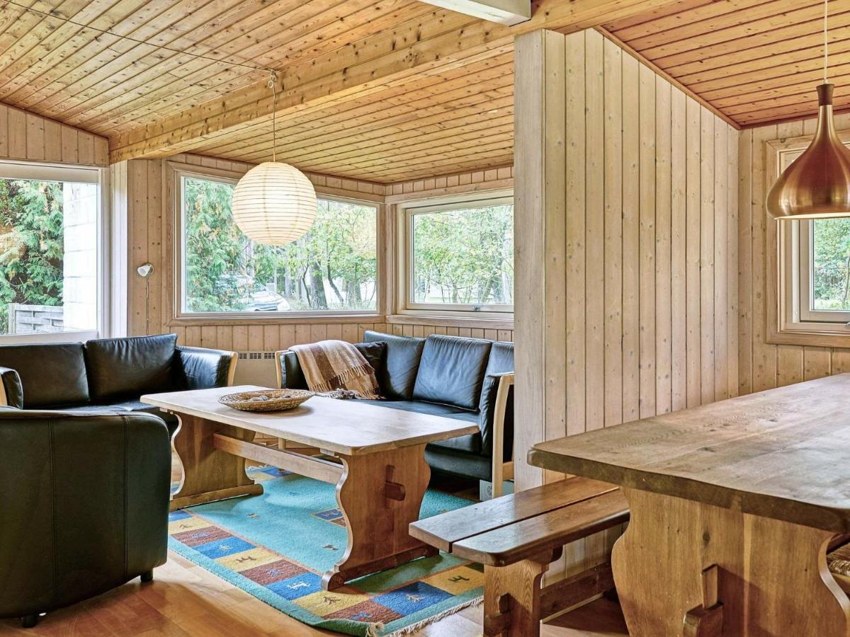 6 Person Holiday Home In Aakirkeby Vester Somarken Exterior foto